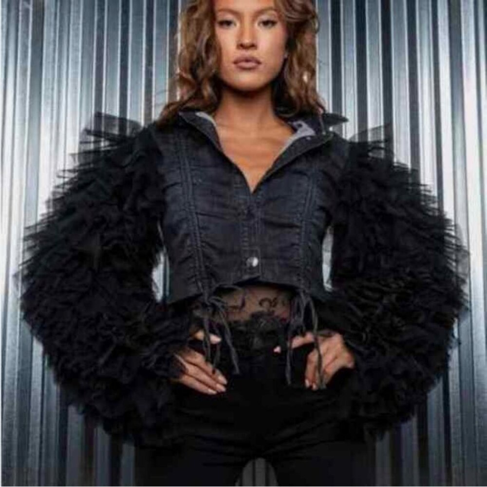 NWOT Azalea Wang Denim Highway To Hell Ruffle Arm Crop Denim Jacket
